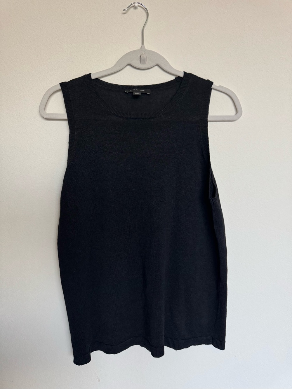 Anne Taylor Linen blend coastal girl black tank